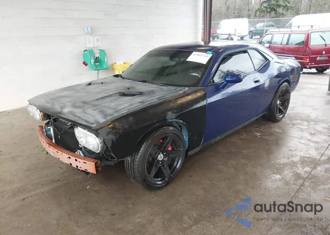 2010 Dodge Challenger Srt8 from USA, damaged, VIN 2B3CJ7DW4AH130590